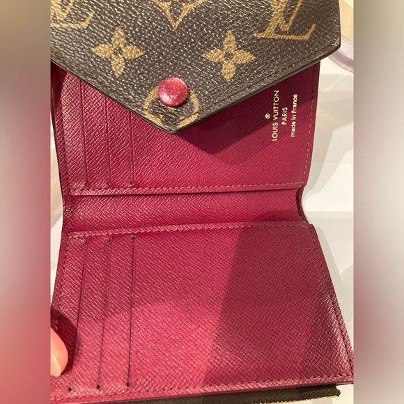 SOLD❤️100% automatic Louis Vuitton wallet Monogram Victorine Wallet Fuchsia - Picture 2 of 7